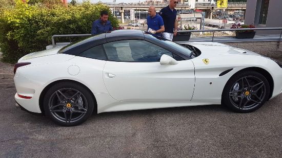 Autonoleggio Ferrari-Noleggio Limousine Roma
