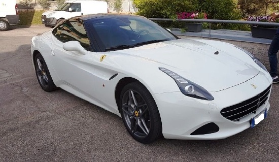 Autonoleggio Ferrari-Noleggio Limousine Roma