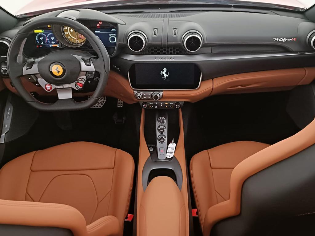Autonoleggio Ferrari-Noleggio Limousine Roma