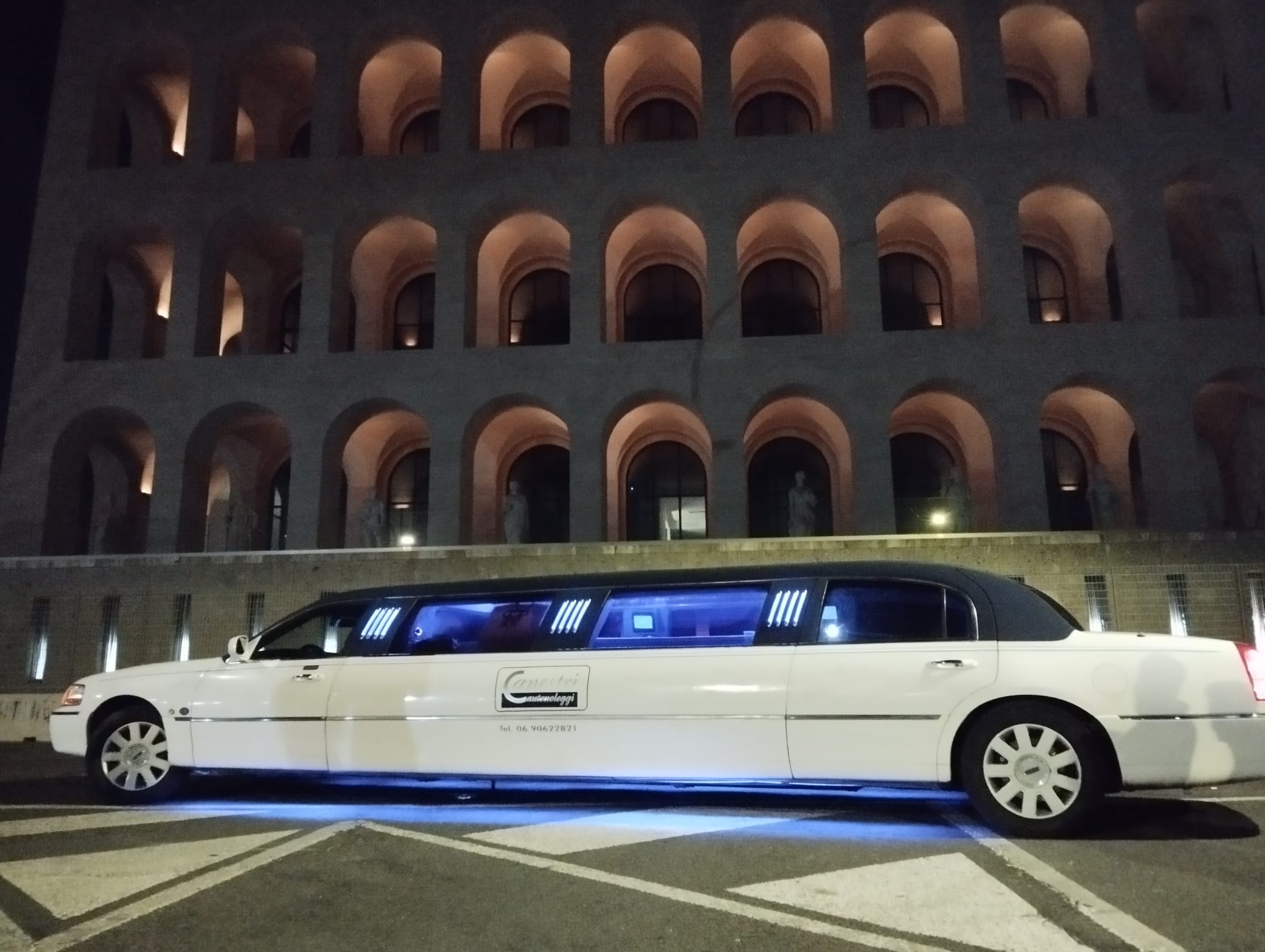 INTERNI-LIMOUSINE-BLUE-CRASH-ROMA2